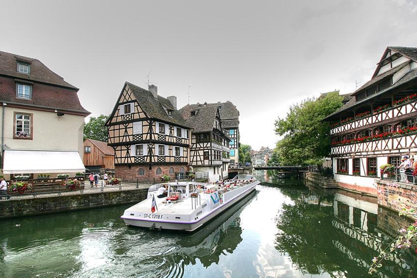 Appartement Le Bain Aux Plantes Strasbourg Exterior foto
