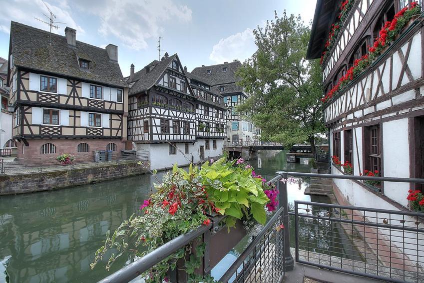 Appartement Le Bain Aux Plantes Strasbourg Exterior foto